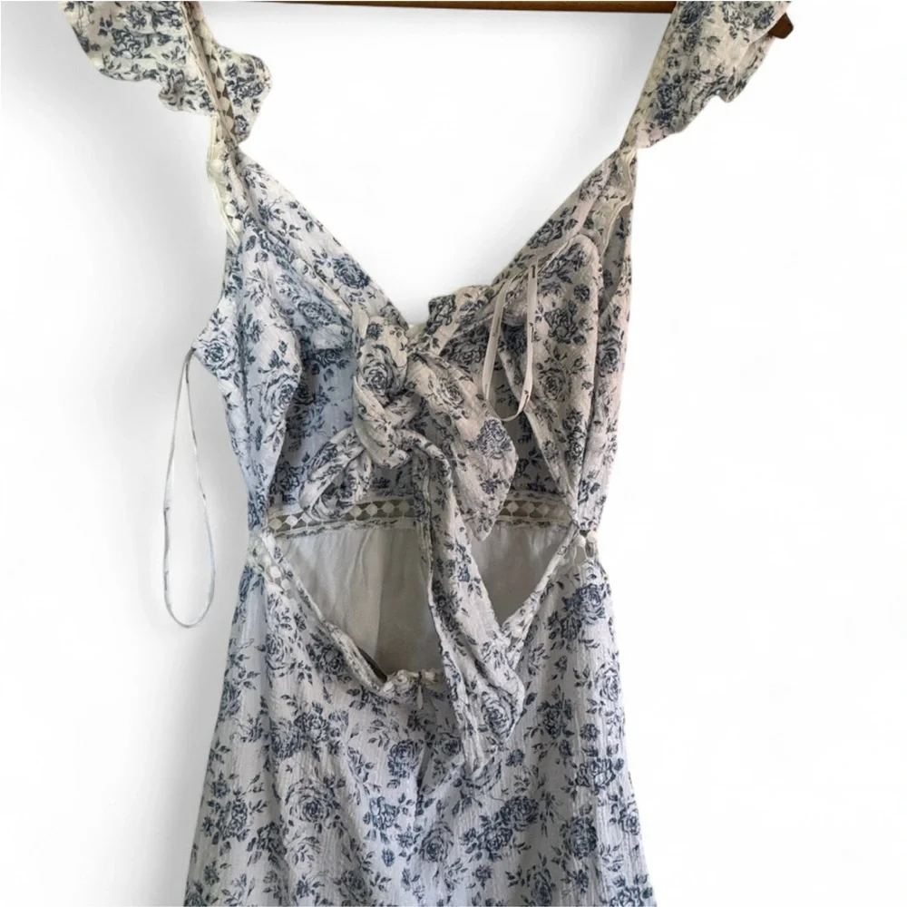 MINKPINK Skye Rose Blue and White Floral Print Mini Dress small - Picture 5 of 8
